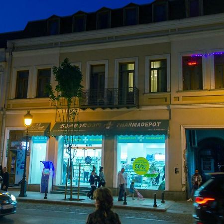 Home@97 On Aghmashenebeli Avenue Tbilisi Esterno foto