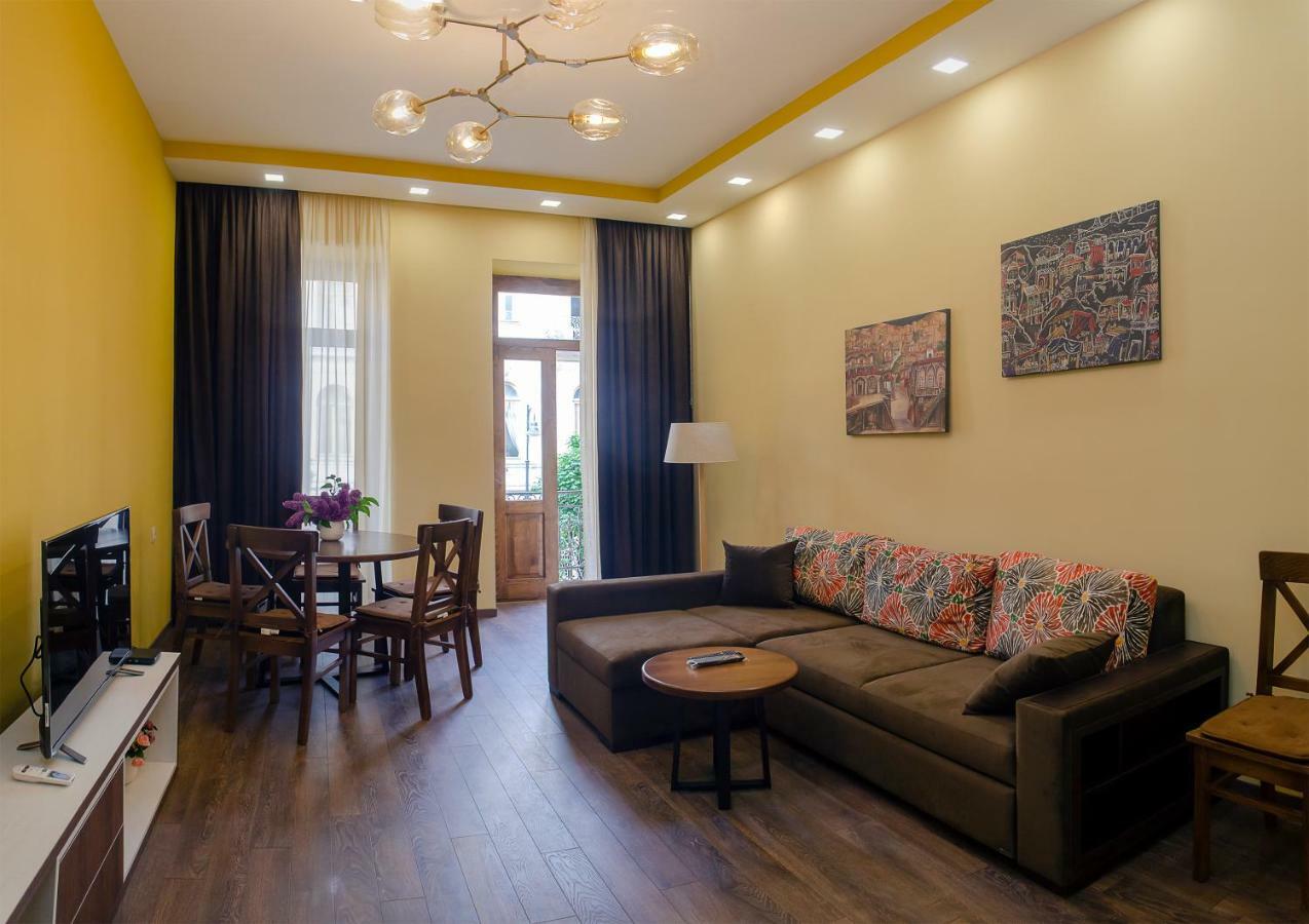 Home@97 On Aghmashenebeli Avenue Tbilisi Esterno foto