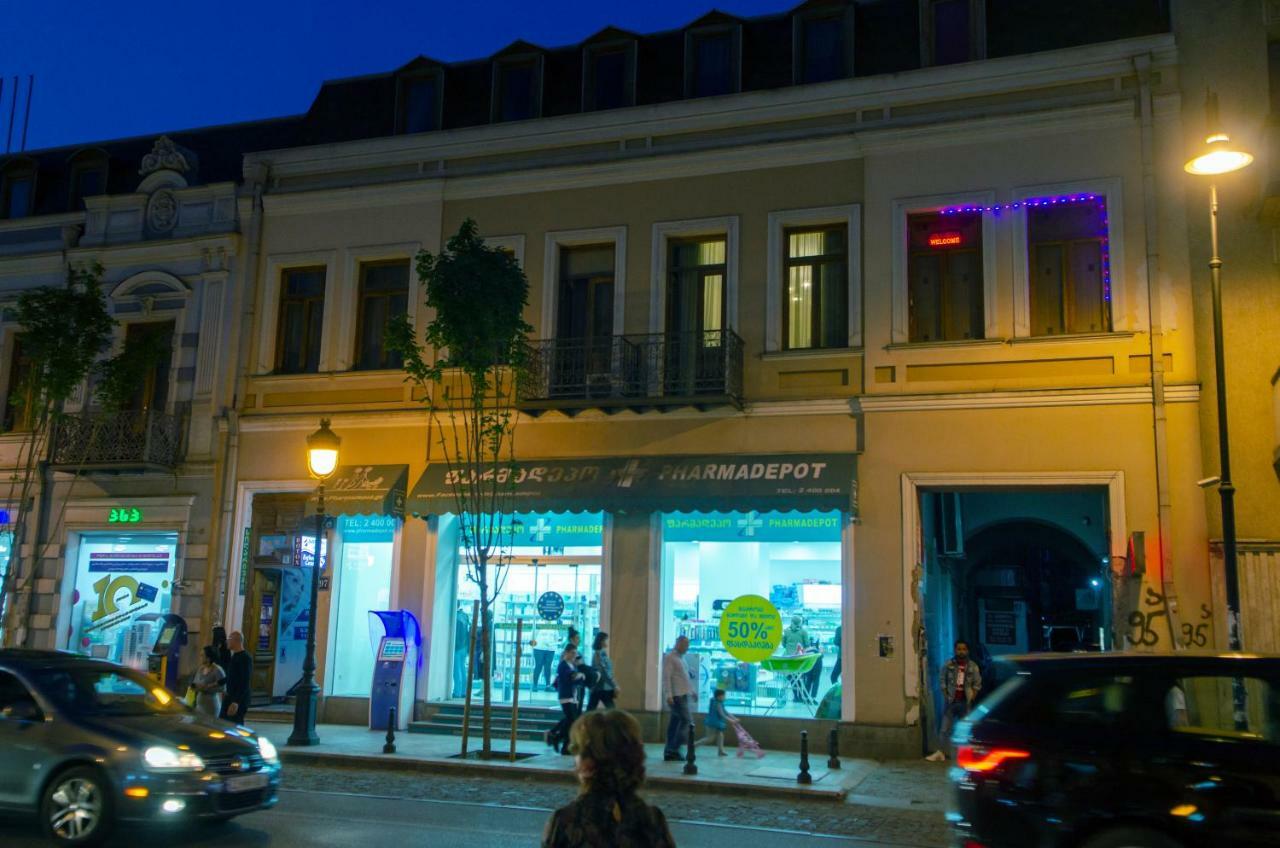 Home@97 On Aghmashenebeli Avenue Tbilisi Esterno foto