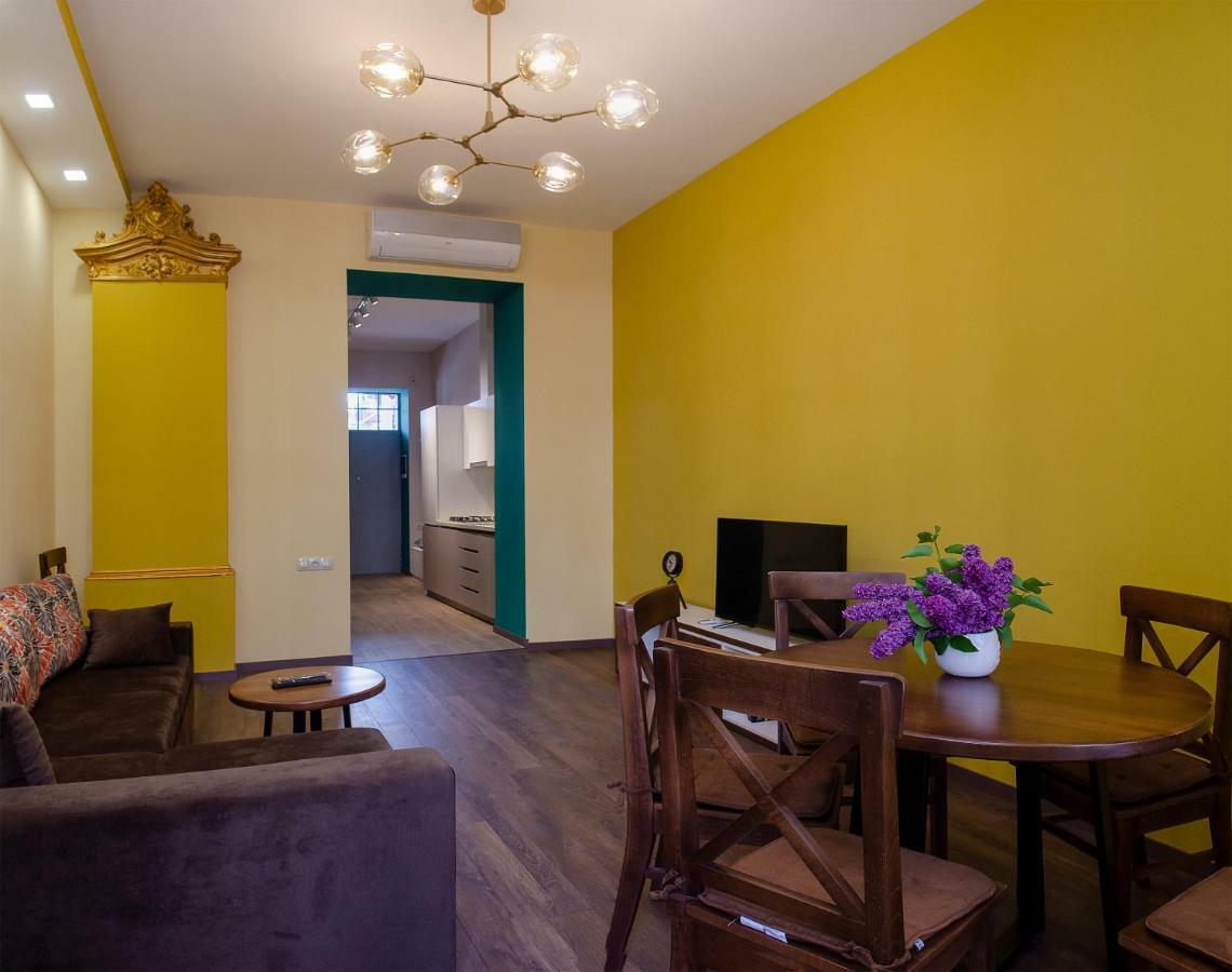 Home@97 On Aghmashenebeli Avenue Tbilisi Esterno foto