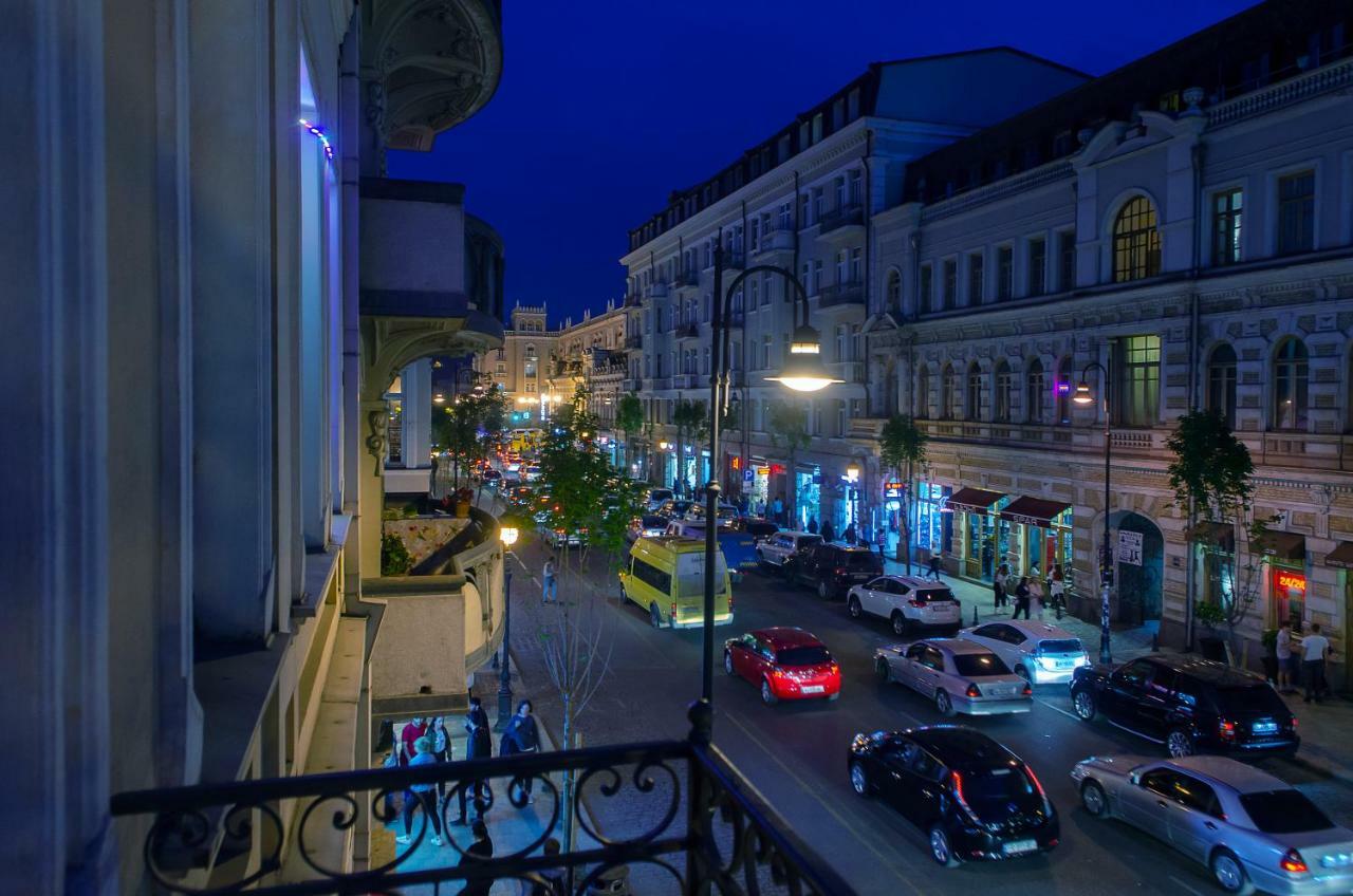 Home@97 On Aghmashenebeli Avenue Tbilisi Esterno foto